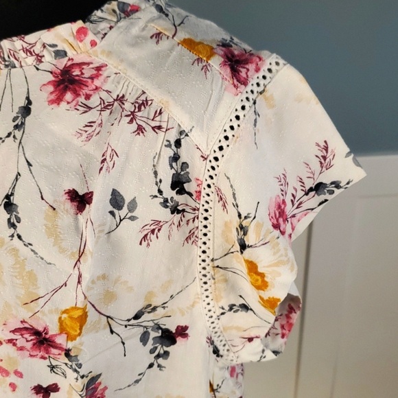 Elegant Floral Women's Blouse - Picture 7 of 9